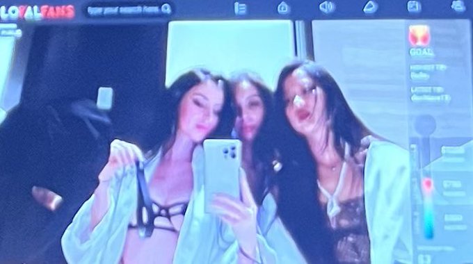 Having a hotel slumber party on live with our bitch&hellip;.  You know where to find us ;) https://t.co/YUc