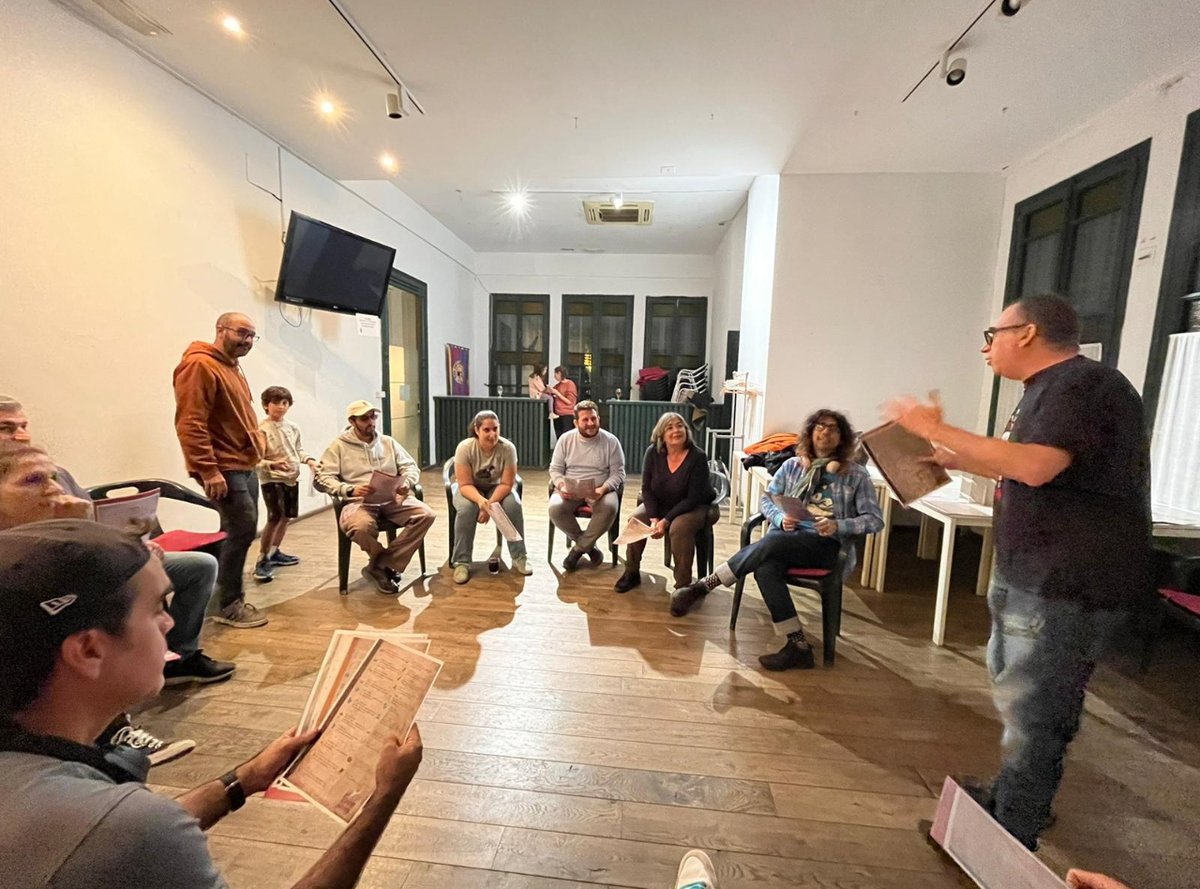 Aquesta setmana hem anat d’incursió (noooo, que ens han convidat) al Masnou i hem fet unes partides de “Blood on the Clocktower” amb els amics de <a href="/PledeRol/">PledeRol</a> al Casino del Masnou. No cal dir que ens ho hem passat pipa!