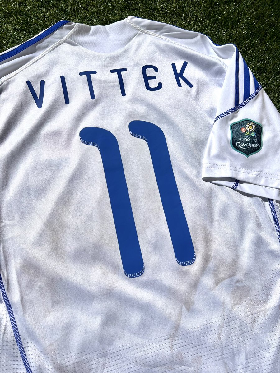 ildelima6's tweet photo. 👕 @sfzofficial 🇸🇰
👤 Robert Vittek 🇸🇰
🆚 @fedandfut 🇦🇩
🏆 Euro 2012 🇺🇦🇵🇱Qual.
📆 04.06.2011
🏟 Stadion Pasienky 🇸🇰
📍 Bratislava 🇸🇰
🤝 @MorenoMarinS5 🇦🇩
✏️ @adidasfootball 🇩🇪
#matchwornshirt #andorra #andorrafootballmuseum #AFM #vittek #slovakia https://t.co/73X5PwbDgR