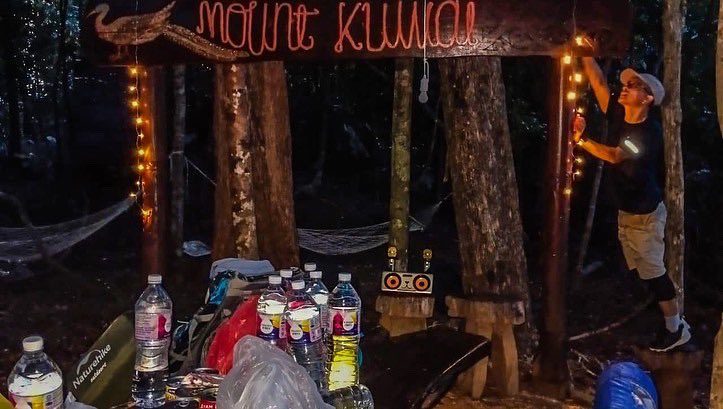 EdwinNurdjajadi's tweet photo. Mission accomplished. The 7 of us fulfilled our group’s #BUCKETLIST of overnight #camping at Mount #Kuwai in Telok Serabang, #Sematan #Lundu district. Thankful for the gd #Weather & safe journey back home #Sarawak # https://t.co/ySPgy9a4ZS