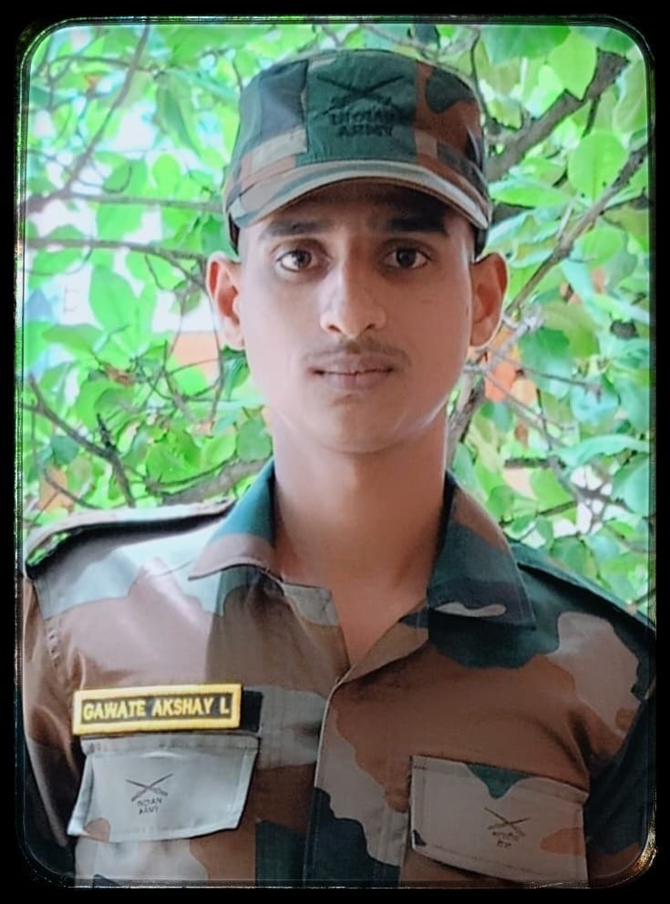 kaankit's tweet photo. एक दुखद समाचार!

दुनिया के सबसे ऊंचे युद्धक्षेत्र सियाचिन ग्लेशियर में तैनात अग्निवीर  (ऑपरेटर) गावटे अक्षय लक्ष्मण एक ऑपरेशन के दौरान शहीद हो गए । 

देश के लिए अपना सर्वोच्च न्योछावर करने वाले अमर बलिदानी को हम सभी नमन करते हैं।

ईश्वर दिवंगत आत्मा को अपने चरणों में स्थान दें एवं उनके परिवारजनों को दुःख की इस घड़ी में संबल प्रदान करें।

ॐ शांति