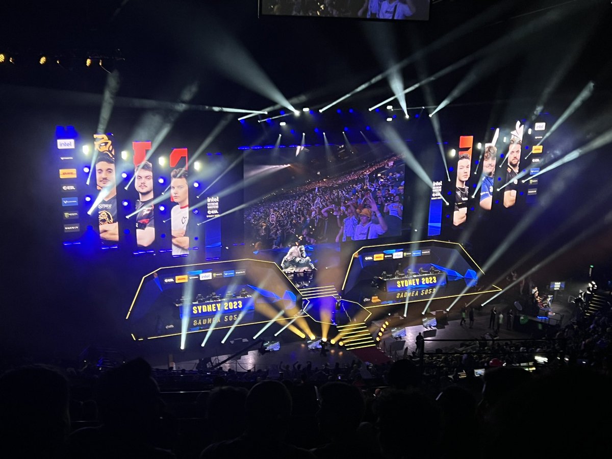 JustEllieWillDo's tweet photo. I got to check out @IEM too! It was super packed, super loud, and super cool! ๐๐ผ
Huge thanks to @sxswsydney for allowing us access to this with our badges! It was my first official (huge) @ESLAustralia event! ๐พ
#Ad #Gifted #SXSWSydney #SXSWSydOG https://t.co/zp0Akwhqf7