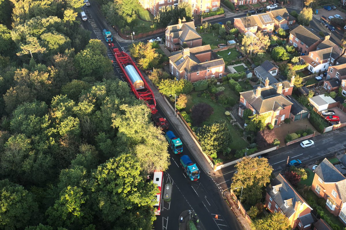Suff_highways's tweet photo. Aerial view of the #AbnormalLoad making its way through #Ipswich, showing the sheer size of this operation!
Follow us throughout the day for live updates on the move and find out more about it, here: https://t.co/keAZaglY6h
#SuffolkAbnormalLoad @McCann_Ltd @SkyGlideUAS 👷🏼♀️👷🏾♂️ https://t.co/NQfDA7HCJt