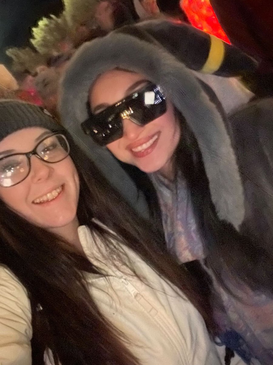 venenumm's tweet photo. One of my favorite things to do is go to shows alone. Especially at red rocks. I meet the dopest people. This time I met the coolest girl who also happened to be there by herself. We danced so hard and vibed all night. Here’s a pic she sent me I forgot she took 🤭 what a cutie https://t.co/fsCMON82No
