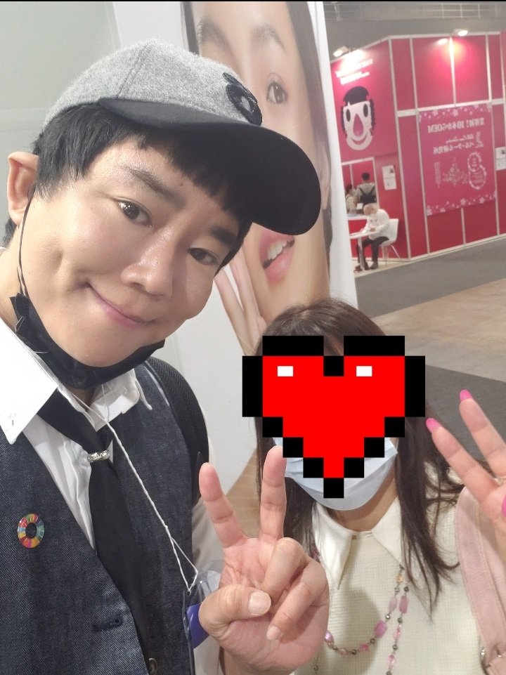 iyashimaster's tweet photo. 今年5月の東京ビューティーワールド。😆💆💆‍♀️
BWの常連、楽しんごさんはいつもかっこよくて、暖かい人！！😍💕今回はタレントのMEGUMIさんや4枚目写真真ん中の金髪の方(名前わからないタレントさん🙏)もいました。(←名前ご存知の方教えて下さい😂)
#楽しんご　
#MEGUMI https://t.co/tH5Oa7UdFP