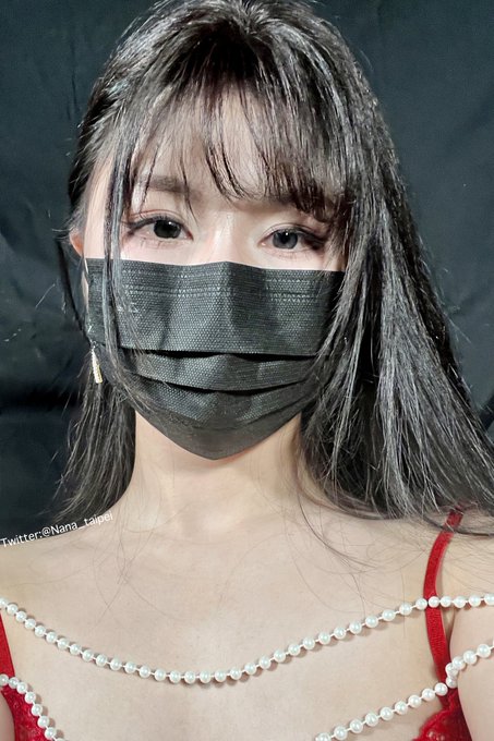 有擅長淫語翻譯的嗎，有些歐美觀眾說我的翻譯有些生硬，想找一個對英文色情用語特別專業的人，可以私訊我，我會付費的😗 https://t.co/kmjszr6uwO