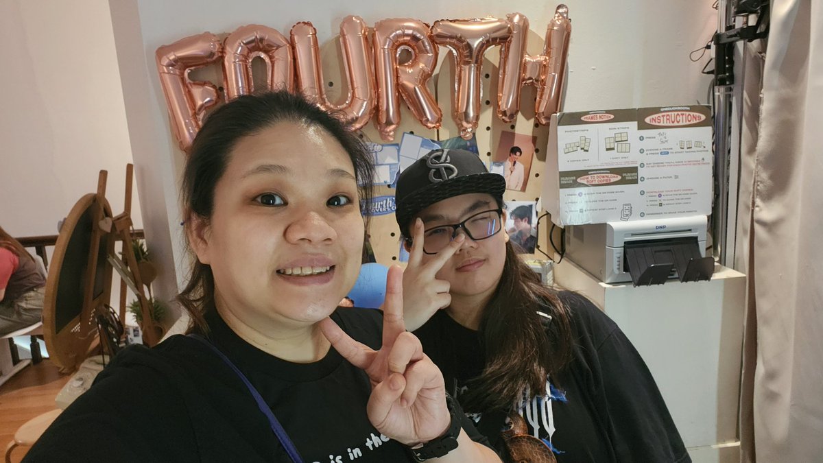 Vminstan95's tweet photo. Went to fourth birthday photo booth at one click studio with @starlight_wf thanks for organising this for fourth hope to have more this kind of event @GFSupport_SG 
#19thHappyFOURTHDay
#Fourthloverclubsg 
#Fourthnattawat https://t.co/IYy0cw8X5a