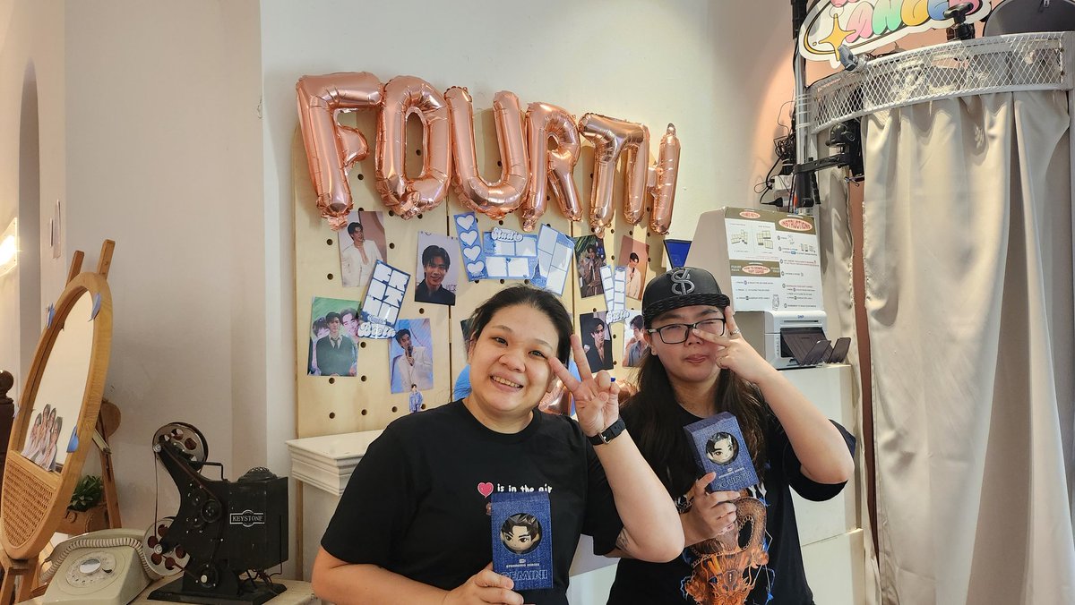 Vminstan95's tweet photo. Went to fourth birthday photo booth at one click studio with @starlight_wf thanks for organising this for fourth hope to have more this kind of event @GFSupport_SG 
#19thHappyFOURTHDay
#Fourthloverclubsg 
#Fourthnattawat https://t.co/IYy0cw8X5a