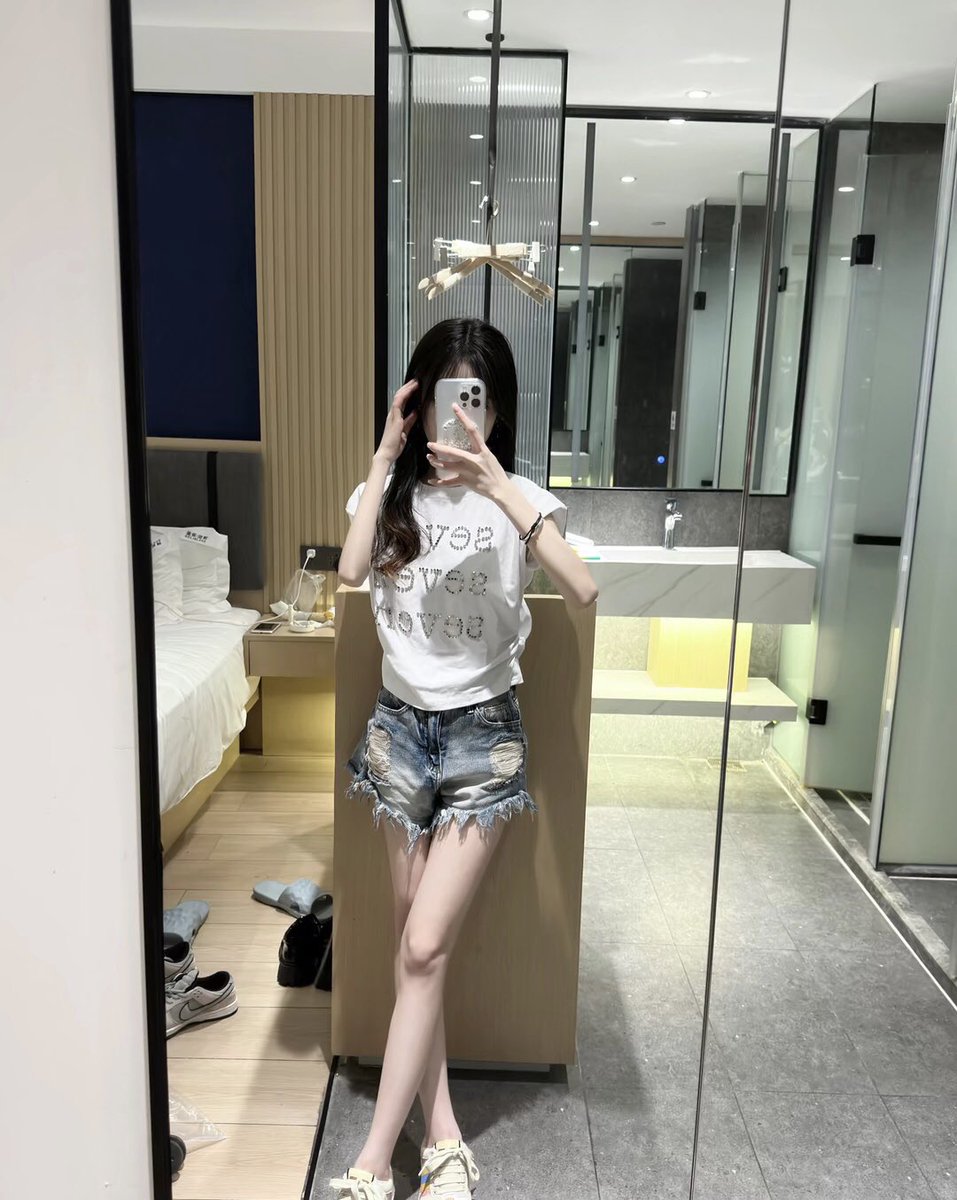 bevgadams's tweet photo. 点击置顶推文获取妹妹联系方式)

地区：合肥瑶海区
年龄:00后
可上门也有课室
价格:6张次8张全套  20-25张包夜
服务:69口爆，无套，车震，制服，jk黑丝鸳鸯浴，乖巧听话，B紧，臀推鸡鸡 老汉推车
#合肥约炮 #合肥兼职 #合肥同城 #合肥资源 #合肥外围 #合肥援交 https://t.co/ErHT1445OC