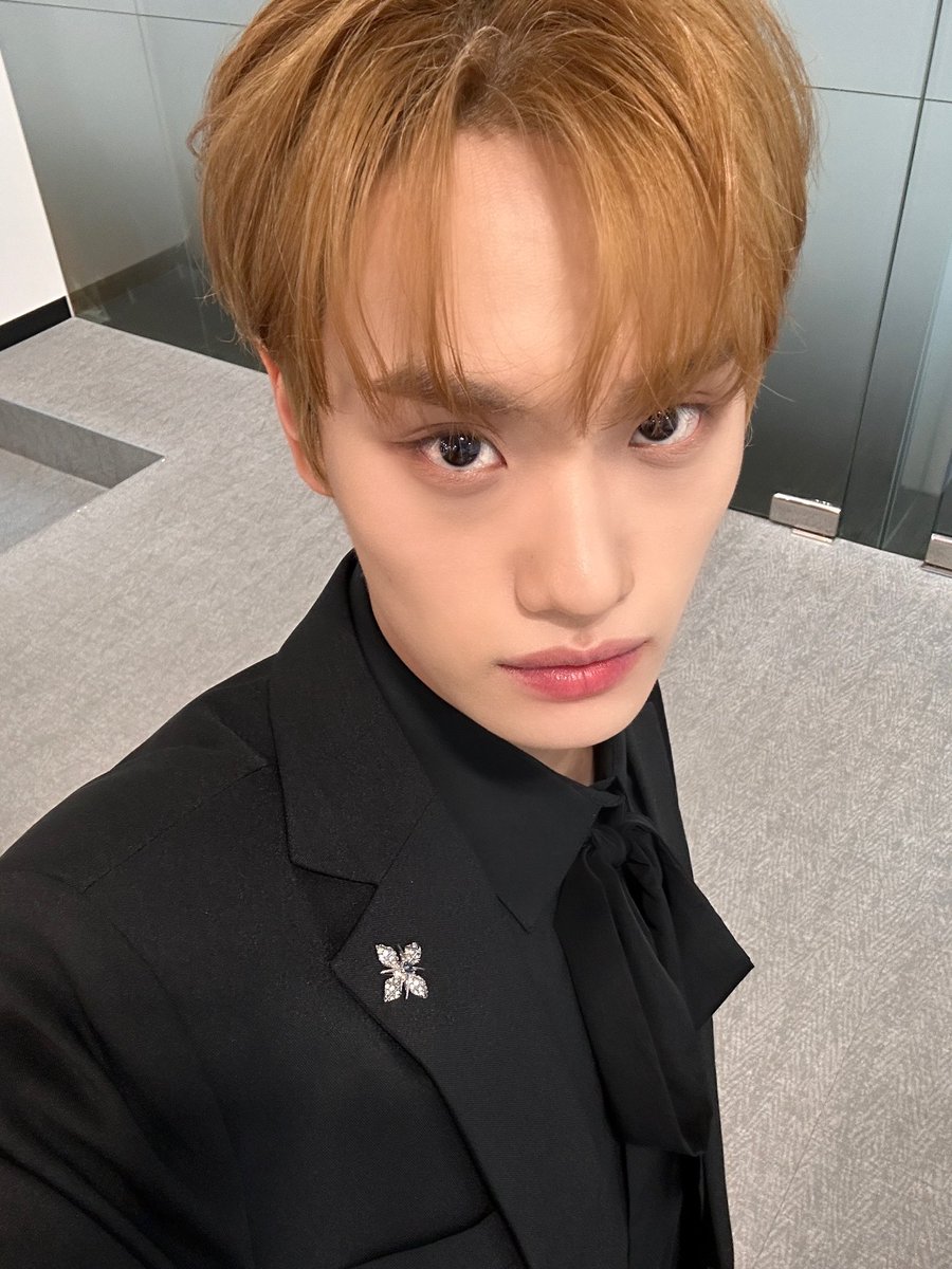 TIOT_NOW's tweet photo. [#준현]
사랑하는 사람에게.. 사랑한다고 지금 나
랑 해봅시다 하나....두울....셋!!!!! 왜 안
해? ,, 나만 또 진심이지.. 🤎

#금준현 #KUMJUNHYEON
#TIOT #티아이오티 
#TIOT_PreDebut #백전무패 https://t.co/3zD8k3uyvu