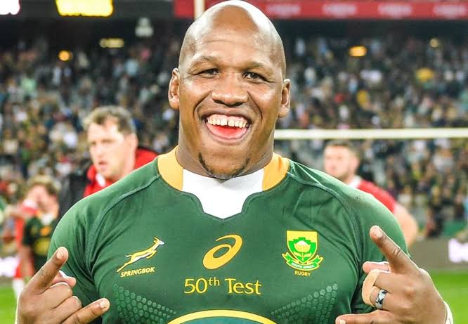 joy_zelda's tweet photo. Bongi Mbonambi deserves to be Captain he has dominated more in the Springboks than Siya Kolisi,We need to be honest Siya Kolisi just there for vibes,we need people who pour their hearts out in that field  doing alot for our country its time for other players to bs recognized https://t.co/zwJxQXhRvz