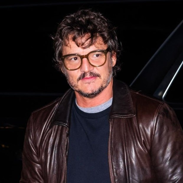 pascaloml's tweet photo. who is the prettiest man in the history of the universe and why is it pedro pascal https://t.co/4iZcNT0lzn
