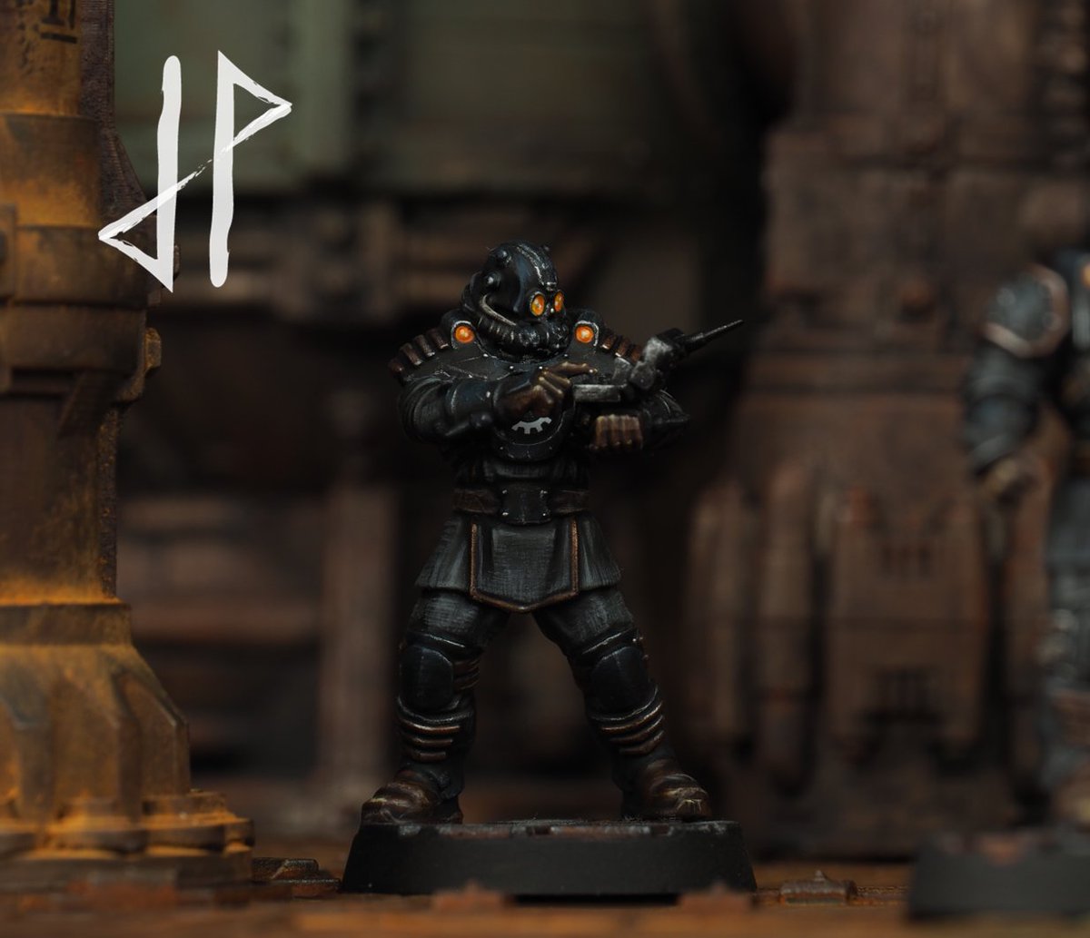 Command squad to accompany the lieutenant from yesterday. 

#Dolosian #DolosianProvostSkitarii #enforcers #admech #adeptusmechanicus #mechanicum #30k #horusheresy #40k #necromunda  #imperialguard #provostguard #skitarii #provostskitarii #paintingwarhammer #warhammercommunity