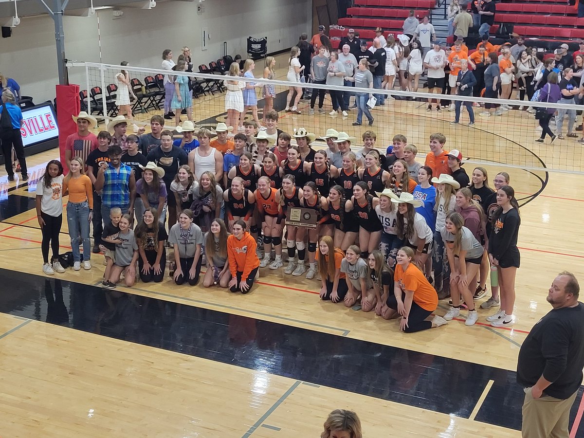 ncksradioguy10's tweet photo. Did you know? Beloit Trojans are 37-2. They've won school record 35 matches in a row. They haven't lost a match since August 26th. Won 53 straight sets. Last time lost a set was Sept 9th. Going to state 7th time past 9 years &amp; making their 3rd straight state app! @brandypaul67 https://t.co/C0MiVUvieu