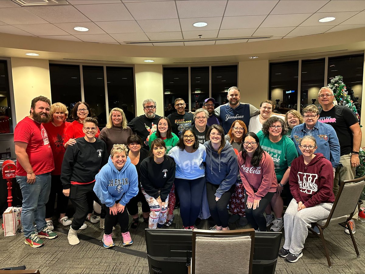 deckthepodcast's tweet image. 27 hours live streamed. 2 movies reviews. $11,300+ raised for @KidsInSpotlight. 
THAT’S 👏 HOW 👏 WE 👏 CHRISTMAS!!!
A big thank you to everyone who joined us in person, watched virtually, and helped us kick off Season 6 of DTH. If this is any indication, it’s going to be WILD