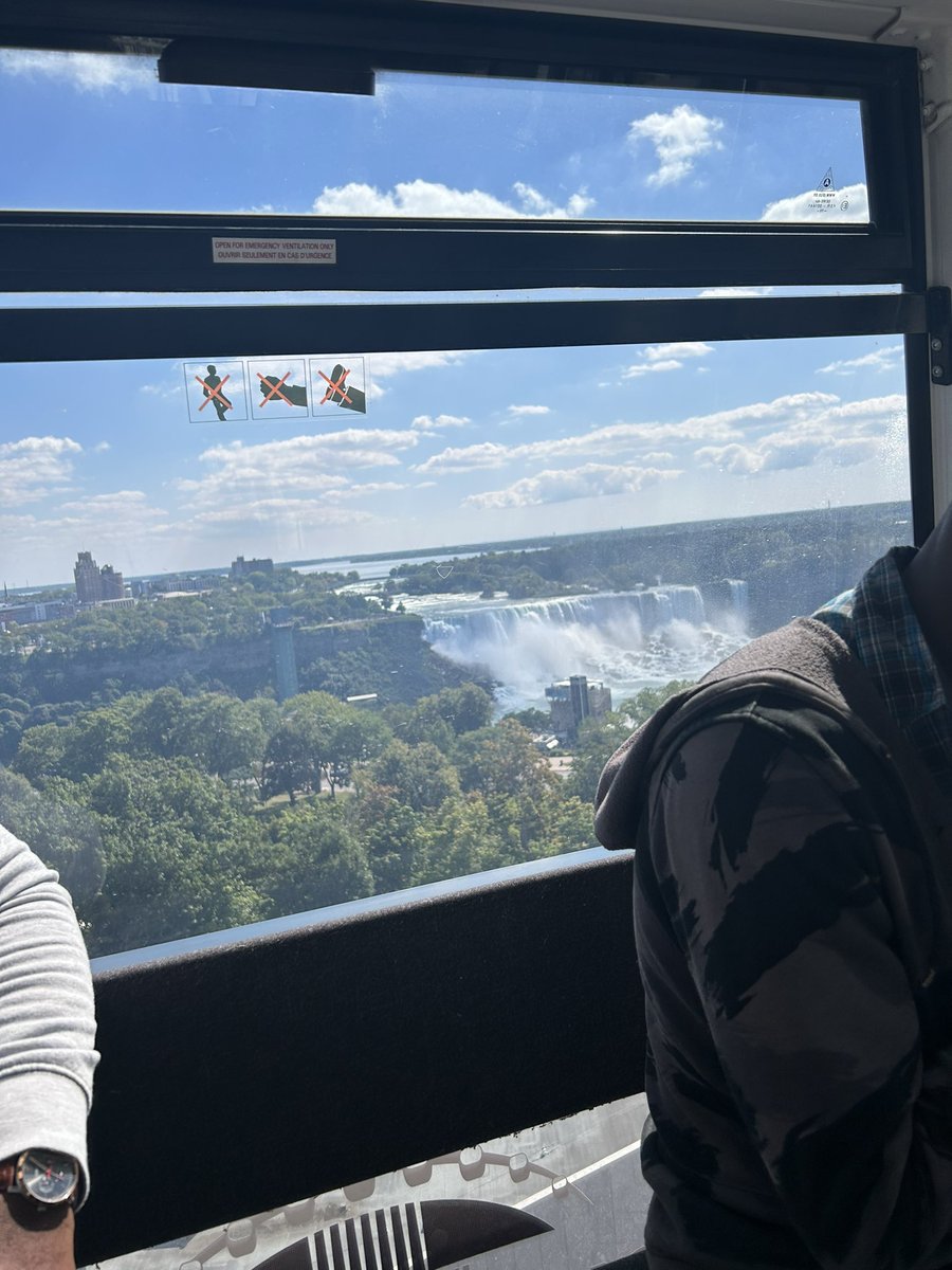 Ose8851687's tweet photo. Second fear I conquered is the roller coasters at Niagara Falls🥹🫣🫡💃🏾it was a scary experience but I did it anyways💪🏾💯 https://t.co/yax51uLBfa