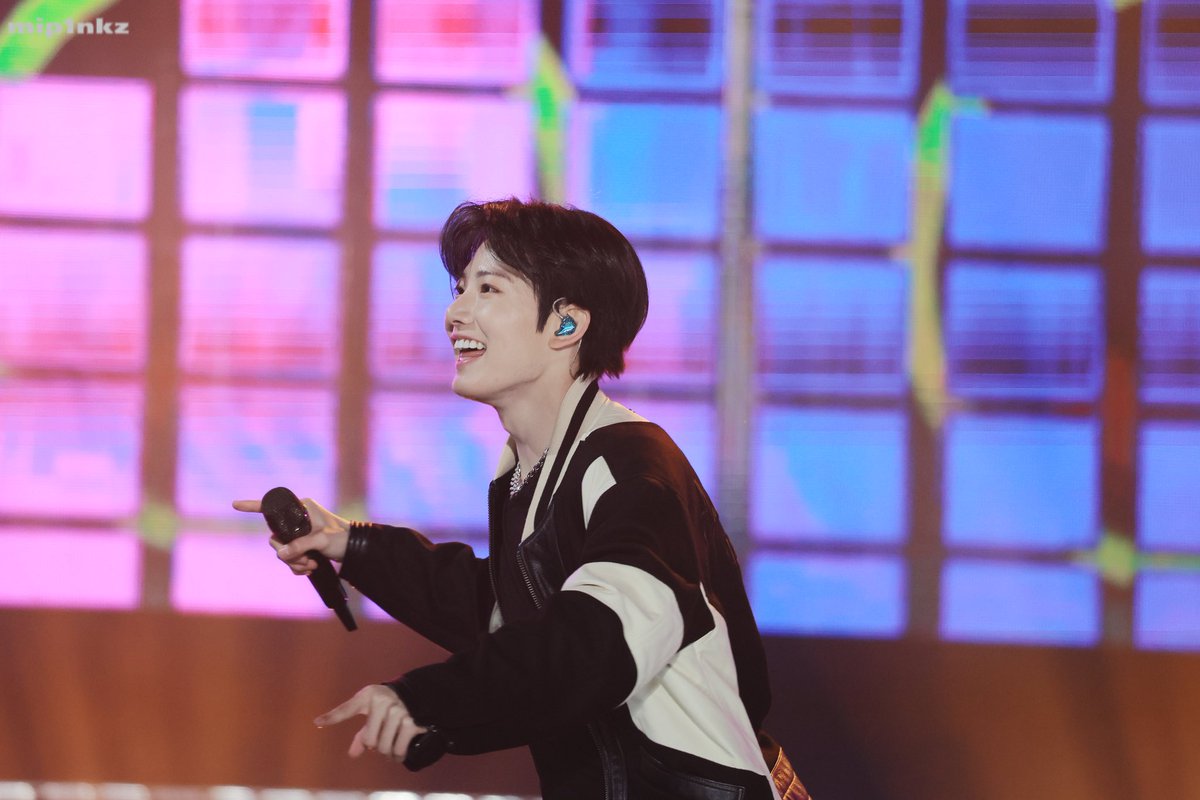 mip1nkz_'s tweet photo. 231021 BOF 부산 원아시아 페스티벌

웃을 때 더 예뻐 넌 🎶

#JUNKYU #준규 #ジュンギュ 
#TREASURE       #트레저 #トレジャー https://t.co/P9Glp7FOOe
