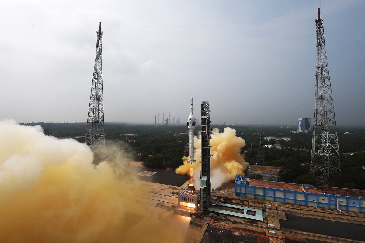 wulei2020's tweet photo. Congratulations. #India’s 1st test flight for #Gaganyaan mission was a success.
A single-stage liquid propulsion rocket lifted off at 10AM local time Saturday from Satish Dhawan Space Centre in Sriharikota. @isro announced #CrewEscapeSystem performed as intended. (Credit: #ISRO) https://t.co/Vr2yF9n1bH