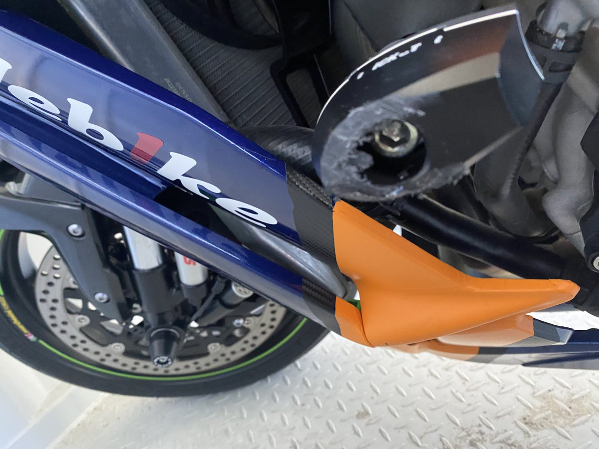 ks3156's tweet photo. 昨日人生初のバイクで大転けかましたけどバイクも身体も元気です(・ω・｀) https://t.co/f1YaDUYScY