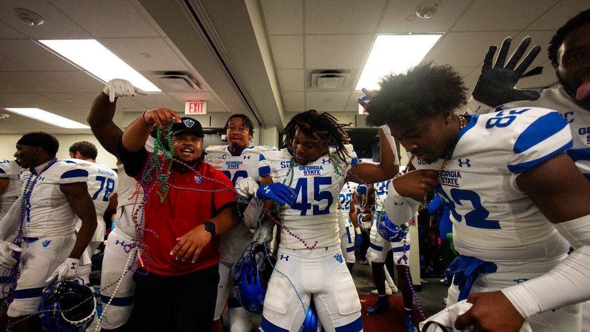 GeorgiaStateFB's tweet photo. 𝐓𝐡𝐚𝐭'𝐬 𝐚 𝐃𝐔𝐁 😉

#LightItBlue | #SoundTheHorn https://t.co/QYCup1aFlf