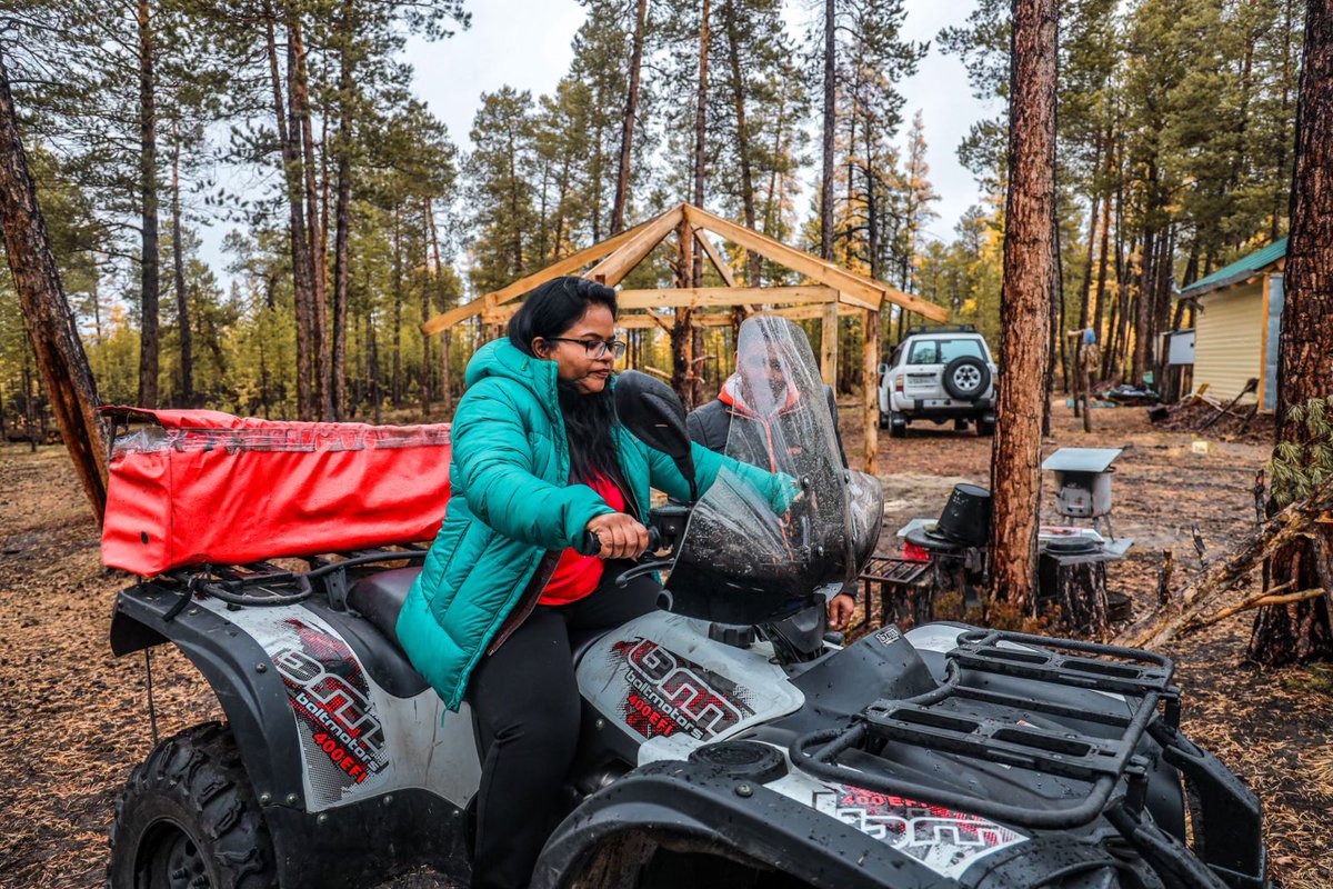 wbbxol's tweet photo. We reached a clear patch with cosy logwood structures - small units, main living area and kitchen with glass panels to enjoy the beauty of the woods. The living room was a double storey with toilet at the back, a garage for the safari vehicle and 4 wheel snow bike that we rode! https://t.co/S8ZLIIyaFl