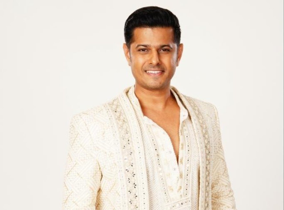 BiggBoss_Guru's tweet photo. #BiggBoss_Guru
Popularity Poll Week 1 #BB17

Retweet and Like if You are Liking #NeilBhatt in #BiggBoss17 https://t.co/Etld5laVyM