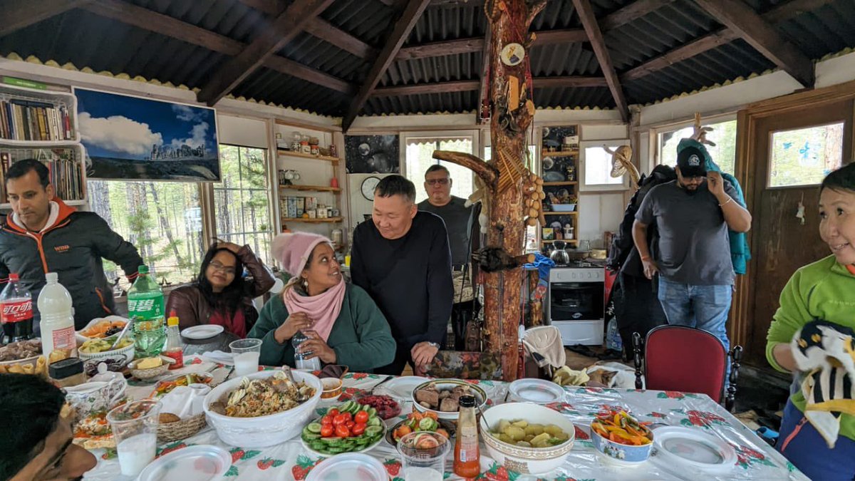 wbbxol's tweet photo. After exploring the dacha, we had lunch - snow sheep meat, meat rice, salad, steamed potatoes, homemade bread, cheesy butter, frozen raw fish, mashed wild berries &amp; lassi like liquor. The warmth of our hosts added to the cosy comfort of the dining cum kitchen. This is life! https://t.co/CnnIQrpmvs