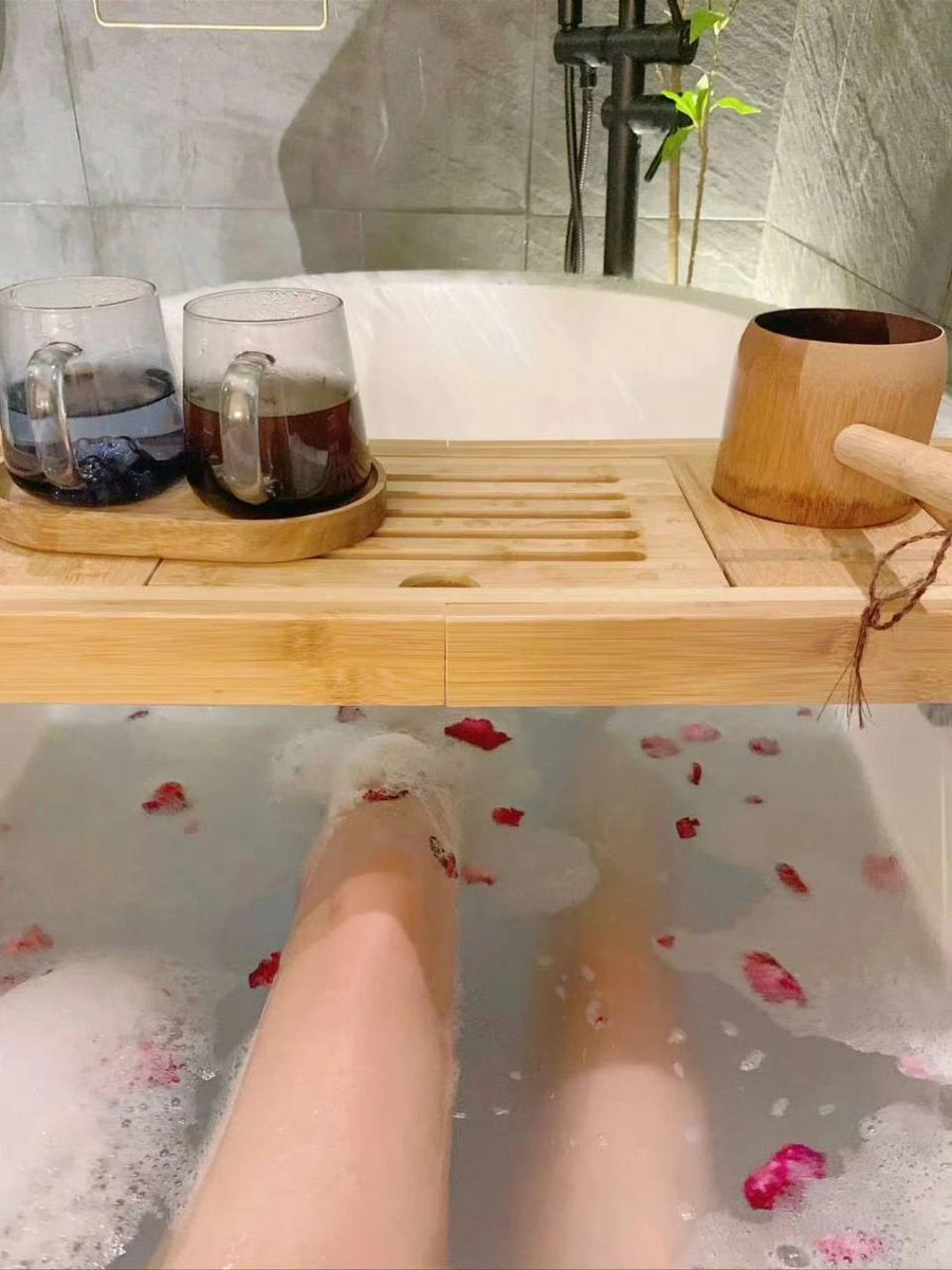 Take a bath in the bathtub on Saturday, forget all your worries and give yourself a chance to be satisfied and pampered. Breathe in the unique aroma of the place and feel the water droplets and bubbles gently moisturise your skin and make you feel like you've been reborn.
