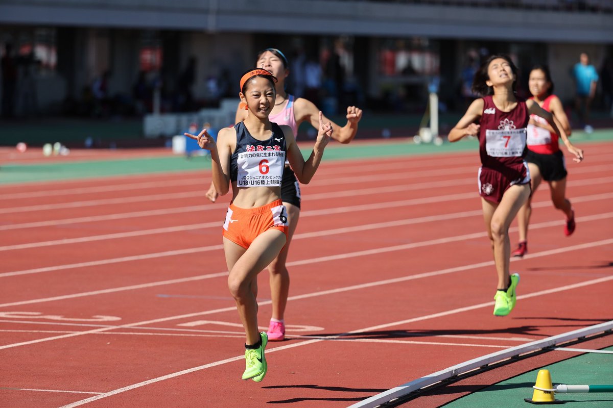 Getsuriku's tweet photo. #U18U16陸上大会 
U18女子1500m
🥇田村 遥香（法政二高2神奈川）4.26.62
🥈穗岐山 芽衣（山田高2高知）4.27.70
🥉岡藤 美音（広島工大高2広島）4.27.56

U20日本選手権800m2位の田村選手が残り100mからのスパートで優勝！⭐️ https://t.co/Bcg6byZuDF