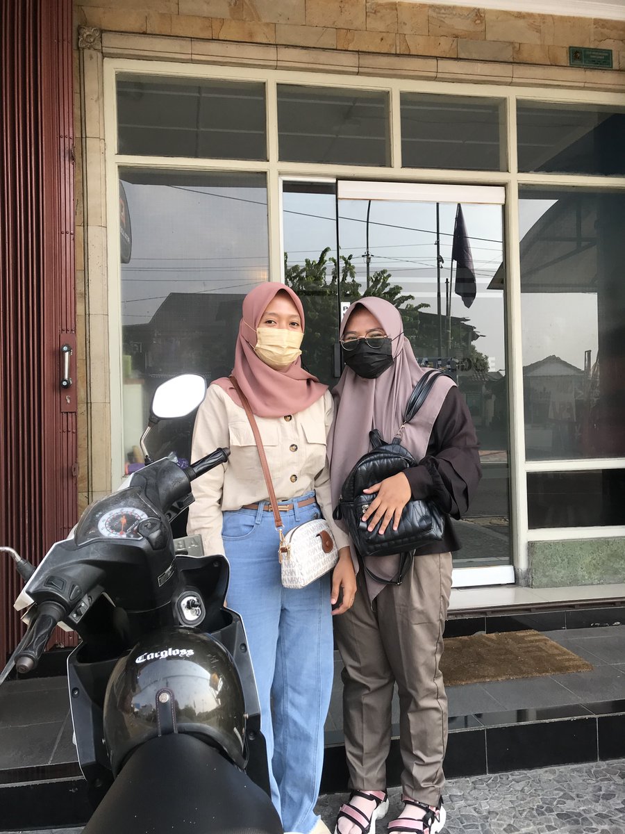 Intermoodd's tweet photo. @yearendsale_ guys, kalian kalau punya agenda liburan ke jogja, mau kulineran atau jalan jalan tapi ngga ada kendaraan, bisa sewa motor di tempatku yaa
harga mulai 60rb an ajaaa, sistem sewa 24 jam, dan free antar jemput motor https://t.co/WXJplpfZCF