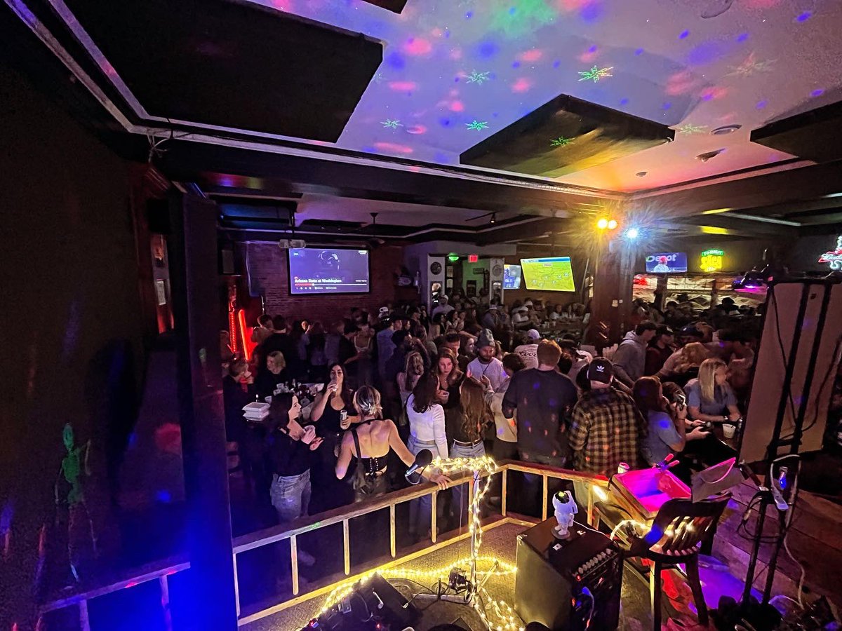 TyJonCharlie's tweet image. @kilkennyspub11 is a pretty happenin spot tonight! Good times! #midwestmusic #livemusic #loudaf #TyJonCharlie