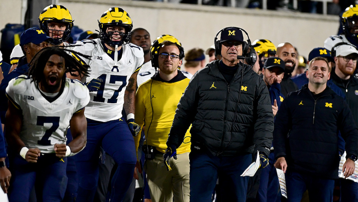 Still buzzing from Saturday night's game in East Lansing? Replay of tonight's postgame show with <a href="/VanBergen53/">Ryan Van Bergen</a> can be watched/listen to here: on3.com/teams/michigan…