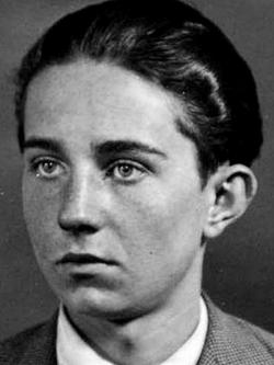 stefdesvosges's tweet photo. Le 22 octobre 1941 mort à Châteaubriant de Guy Môquet militant communiste et le plus jeune des quarante-huit otages fusillés en représailles de la mort de Karl Hotz, enterré au Petit-Auverné puis transféré dans la 97ème division du cimetière du Père Lachaise https://t.co/dD8DsW7zWu