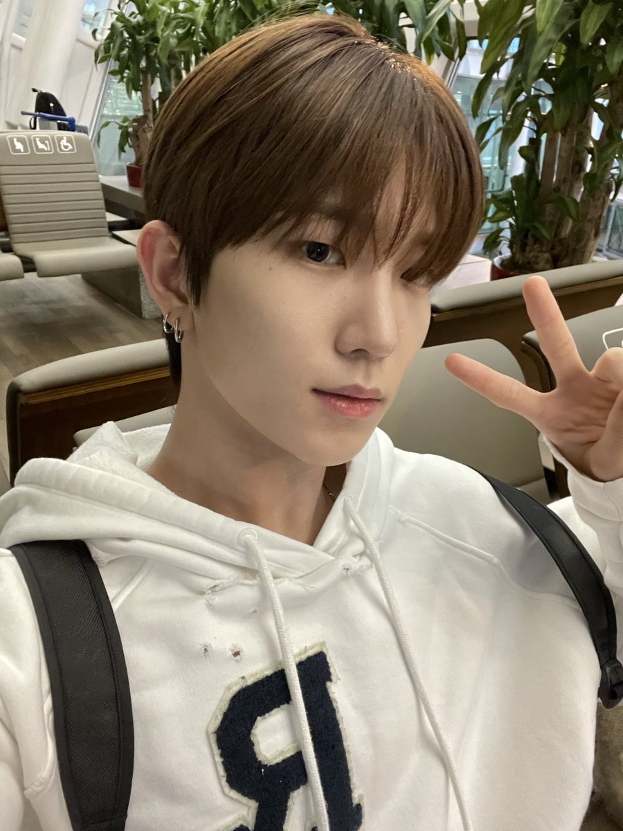 TNX_twt's tweet photo. 멕시코에 잘 도착했슴다✨✨

#오성준 #SUNGJUN https://t.co/ki6jm1imxB