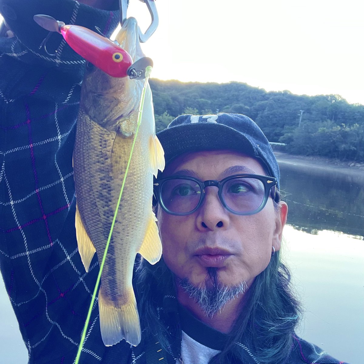 dyoniwo's tweet photo. ✖︎✖︎✖︎
先週のリベンヂ無音ポンド
今日も朝まずめ2時間30尾
休日のエェ時間をサンキューバス
✖︎✖︎✖︎
#SHIMANO
#23カルコンBFS
#HEDDON
#ベビトー本山バージョン
#PowerfulWorker
#Glasso3ft
#BRIGHTLIVER
#EYESPOT
#NaughtyDay https://t.co/nk6cW9bIsI