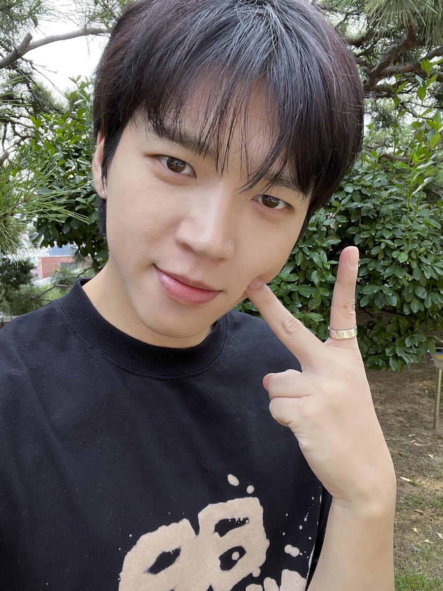 NWH_officialtwt's tweet photo. [📸]

날이 좋았던 어느 날,
인스피릿이 생각나서 찰칵

잔망미 MAX '남우현' 보고 가세요🐶✌🏻💛

#남우현 #NAMWOOHYUN
#블레이드엔터테인먼트 #BLADEentertainment https://t.co/6mrZUu3yM4
