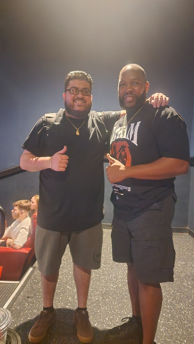 QCityFinest's tweet photo. Shoutout to the boys for putting on an amazing event! Truly no community like the MFAM!! @MFAMCentral @NICKMERCS @ULEET @Enflictt @AlbertoRavioli @GingeePlays #MFAM4LIFE https://t.co/hAjRjsGfNg