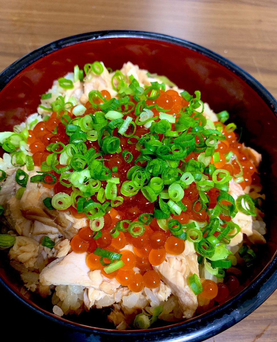 kiara8875's tweet photo. 皆さまこんにちは₍ᐢ‥ᐢ₎ ♡
久しぶりのキアラの飯テロ🍚
毎年作ってるはらこ飯です🐟
最高なんですこれが！！！
いくら自分で作るの意外と簡単だから
機会があれば作ってみて🐾 https://t.co/1zseJurPtO