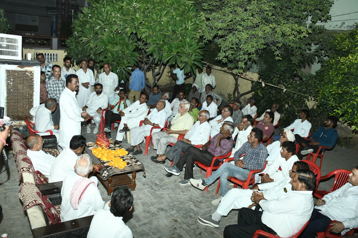 sanjeevbeniwal_'s tweet photo. भादरा विधानसभा के परीवार के सदस्य पाला राम जी सोनी ने परिवार व अपने सैकड़ों कार्��कर्ताओं के साथ भाजपा को समर्थन दिया इसी दौरान क्षेत्रवासियों द्वारा दिए गए मान - सम्मान एवं समर्थन के लिए हृदय से आभार प्रकट करता हूं।@narendramodi @BJP4Rajasthan @BJP @JPNadda @VasundharaBJP https://t.co/FWj67ykVo9