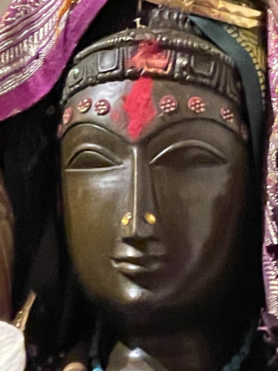 davidfrawleyved's tweet photo. For #Mahashtami of Maa Durga. May the Mother of the Universe grant you Her boundless peace! Her Shanti can remove all darkness, ignorance, conflict and sorrow from our lives! https://t.co/IDJjhCwRqe