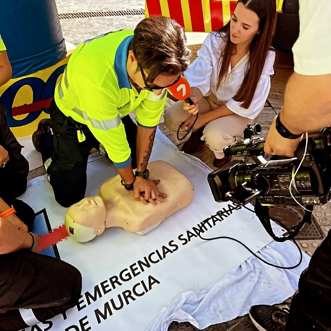 ✅ Ayer por el día del pago cardíaco, enseñamos a grandes y pequeños a salvar vidas. 👐

#diadelparocardiaco 
#18octubre
#061murcia
#diaeuropeodelparocardiaco
#salvarvidas
#Rcp
#reanimacióncardiopulmonar 
#7rm