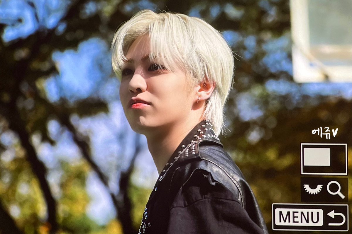 a1y2d4's tweet photo. 231022 인기가요 미팬

부리 기여엉 ><

#EPEX #이펙스 #AYDEN #에이든 https://t.co/3DuYvIeud5