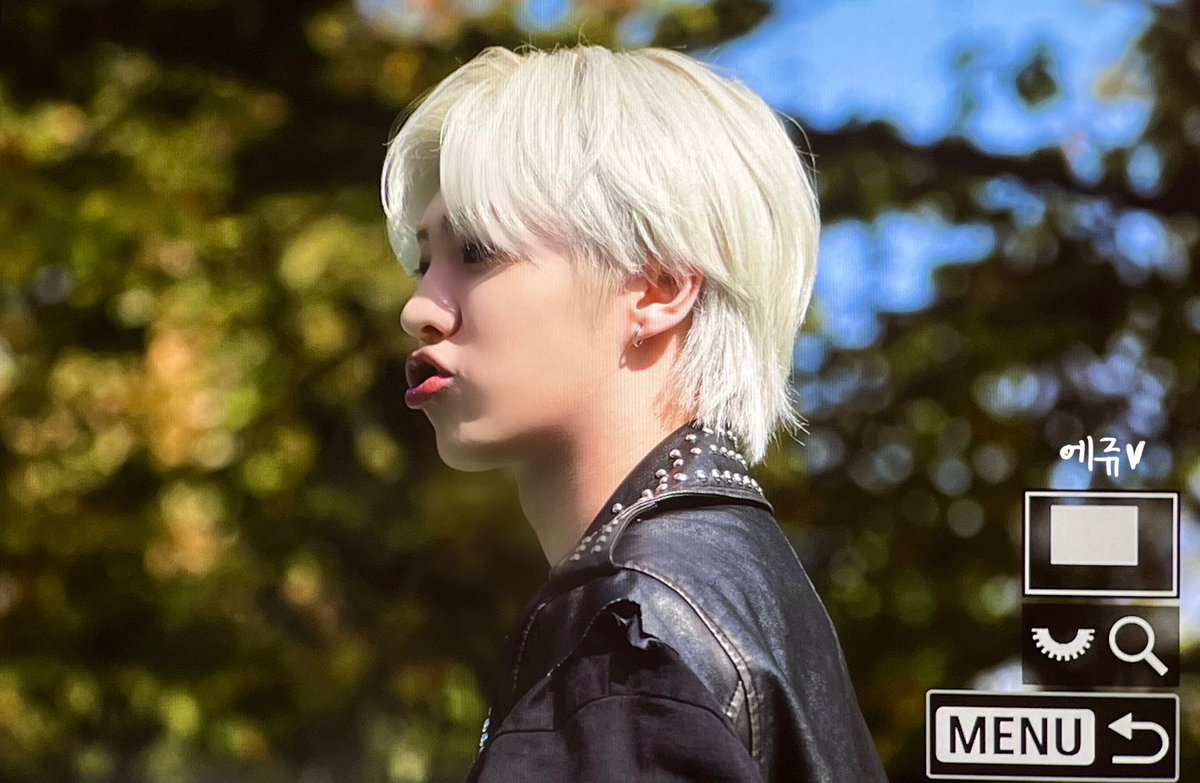 a1y2d4's tweet photo. 231022 인기가요 미팬

부리 기여엉 ><

#EPEX #이펙스 #AYDEN #에이든 https://t.co/3DuYvIeud5