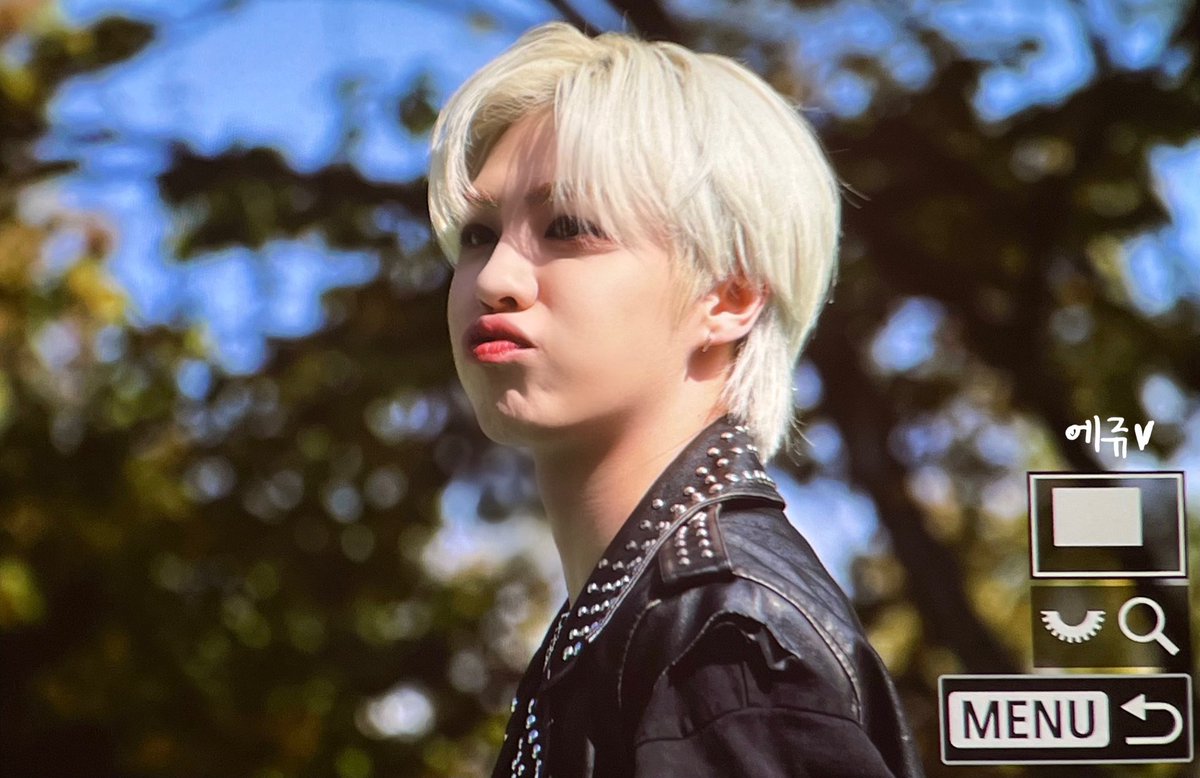 a1y2d4's tweet photo. 231022 인기가요 미팬

부리 기여엉 ><

#EPEX #이펙스 #AYDEN #에이든 https://t.co/3DuYvIeud5