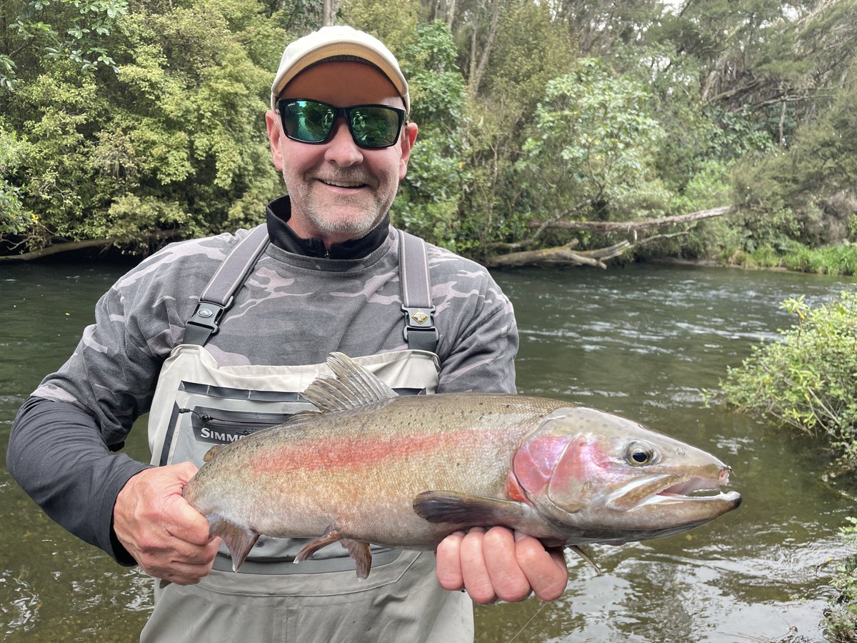 It must be raining because I just caught me a big rainbow 🌈 🐟 🇳🇿 #taupo ⁦@plumpdjs⁩ ⁦<a href="/Marika_M/">Marika Mazzucchelli</a>⁩