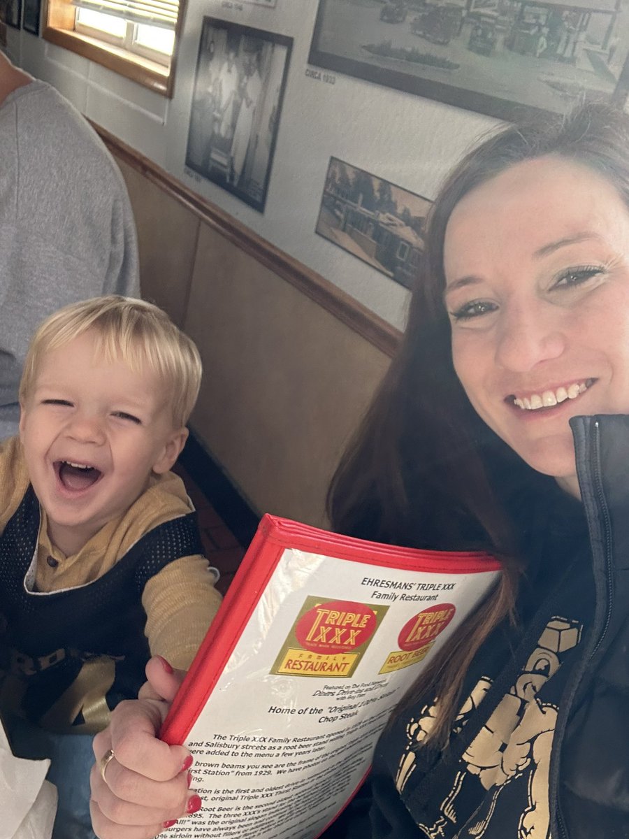 covercropgal's tweet photo. @PurdueSports #FanDay was awesome!
Thank you to all the athletes that took time to take pictures and autographs with kids (and adults using their children for the greater good).
#NPOTY #ZachEdey #CalebFurst #KeadyCourt #MackeyArena #XXX https://t.co/Yd1SdFOLCh