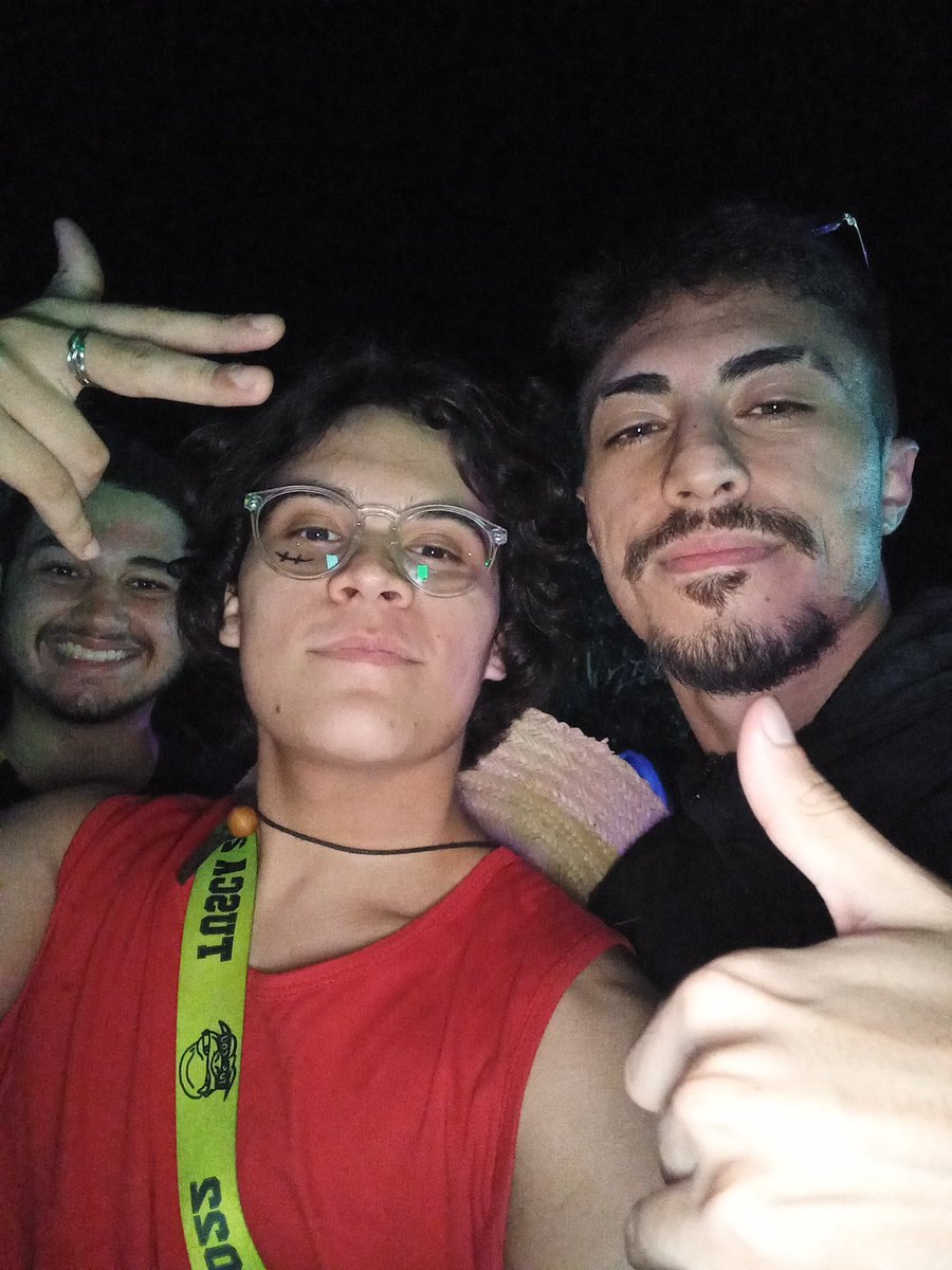 senhorbuttowski's tweet photo. eu i a tropa com ramemes presidente do sexo https://t.co/hIwvF15NS2