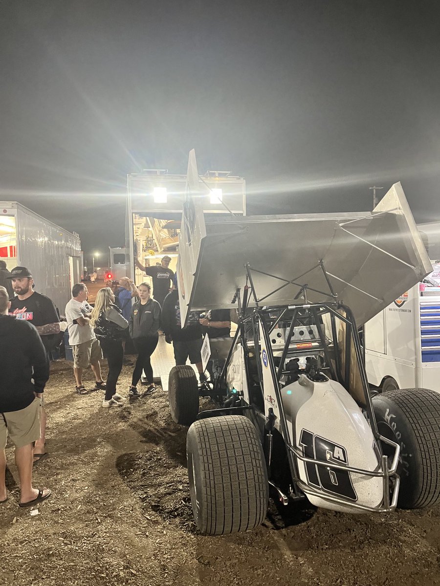 wcsprintscene's tweet photo. Logan Seavey is disqualified for being light. This makes Corey Day the event winner tonight as overall champion. https://t.co/j12zThgcTW