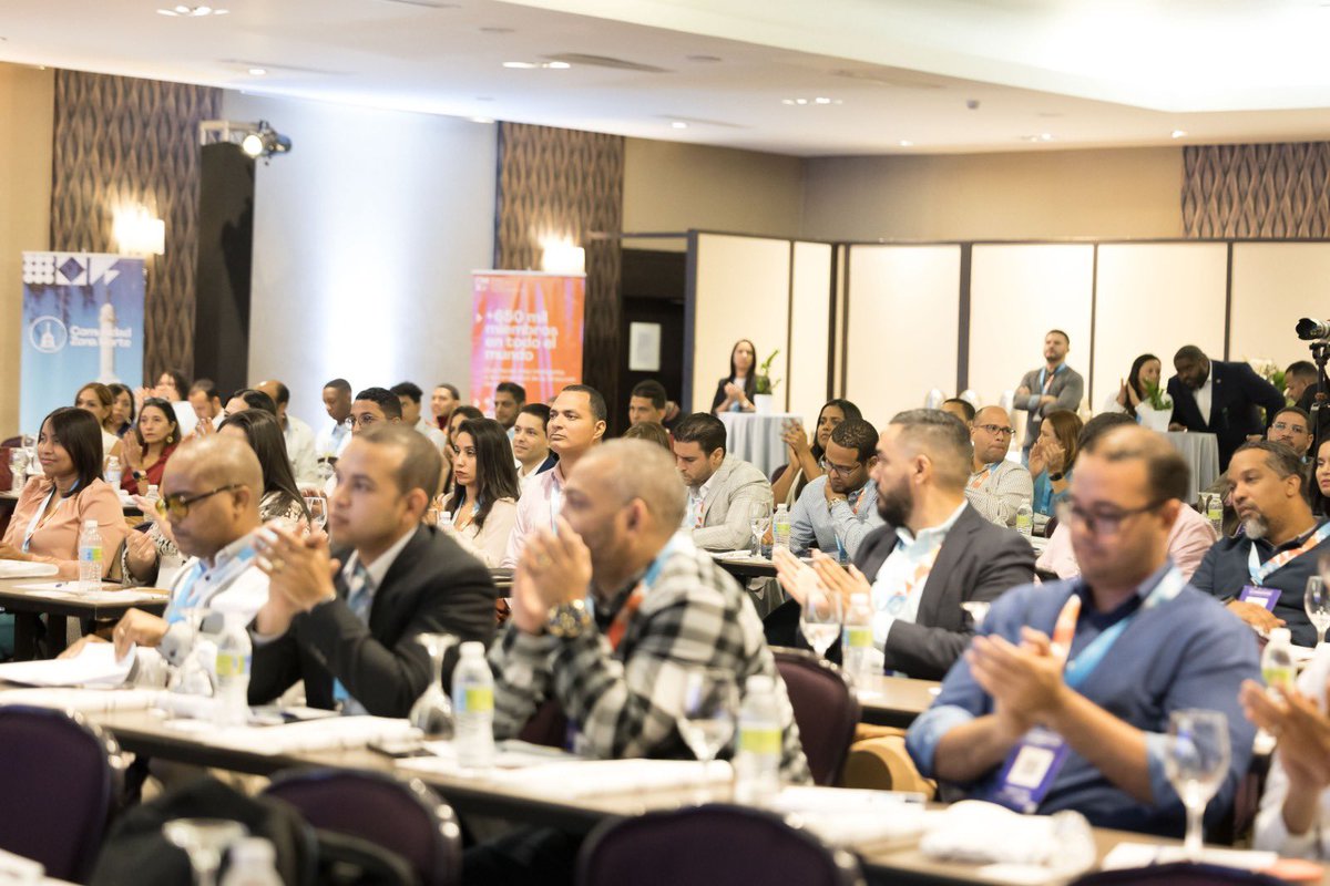 rosariojimmy's tweet photo. "¡Un honor ser parte de los ponentes en el Summit TIC #PMIRD 2023! A pesar de los achaques del momento, agradecemos al @pmird y a Luz Feliz, por la invitación. Una experiencia enriquecedora. 🙏🎉 #ProyectandoLaInnovación #Innovación #pmimpacto #jimmyrosario https://t.co/6nT4t5FL13