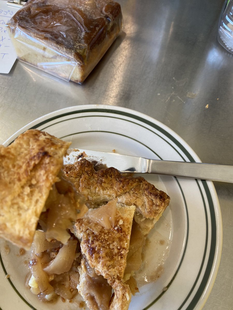 abakes5's tweet photo. 1年で1番集中する時期かもしれぬ🥧 https://t.co/73fqBO96lW